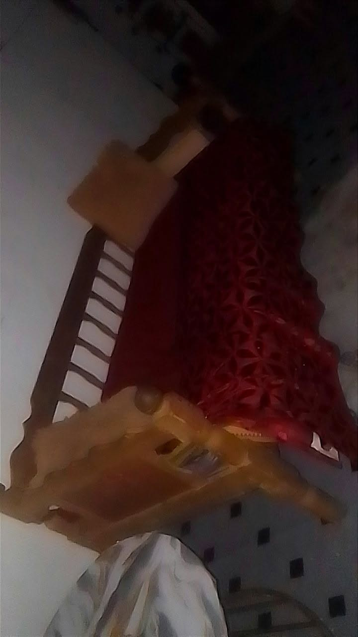 قنفه خشب 25 هزاز طفل 30ميز طعام 20 يتكبر ويصغر بدون كراسي تواصل واتساب ***********
