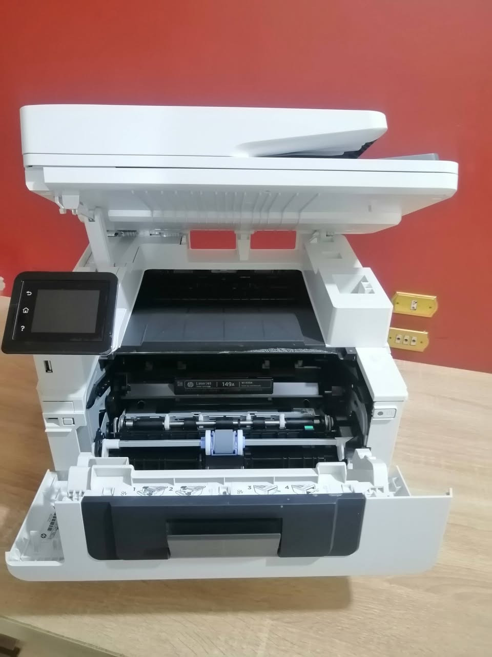 🚀 طابعة HP LaserJet Pro MFP 4102dw
الأداء اللي شركتك محتاجاه 🔥
✅ طباعة + تصوير + اسكانر في جهاز واحد
✅ سرعة طباعة تصل لـ 40 ورقة في الدقيقة
✅ دوبلكس أوتوماتيك للطباعة الوشين
✅ فيدر ADF أوتوماتيك يسع 50 ورقة
✅ اسكانر دوبلكس يسحب الوشين تلقائي
✅ واي فاي + شبكة + USB
✅ طباعة مباشرة من الموبايل
✅ شاشة لمس ملونة سهلة الاستخدام
✅ جودة طباعة عالية 1200×1200 dpi
✅ مناسبة للشغل الكثيف والشركات
✅ درج ورق كبير 250 ورقة + مدخل إضافي
✅ أول ورقة في ثواني لسرعة إنجاز أعلى
✅ أمان وحماية قوية للشبكات
💼 الحل المثالي للمكاتب والشركات اللي محتاجة سرعة – جودة – اعتمادية.


**إذا كنت صاحب هذا الإعلان وتريد حذفه لأي سبب، رجاءا أرسل رسالة إلى الدعم الفني**