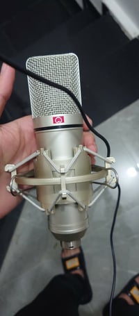 مايك تسجيل • جودة عالية • قرب جسر التاجي