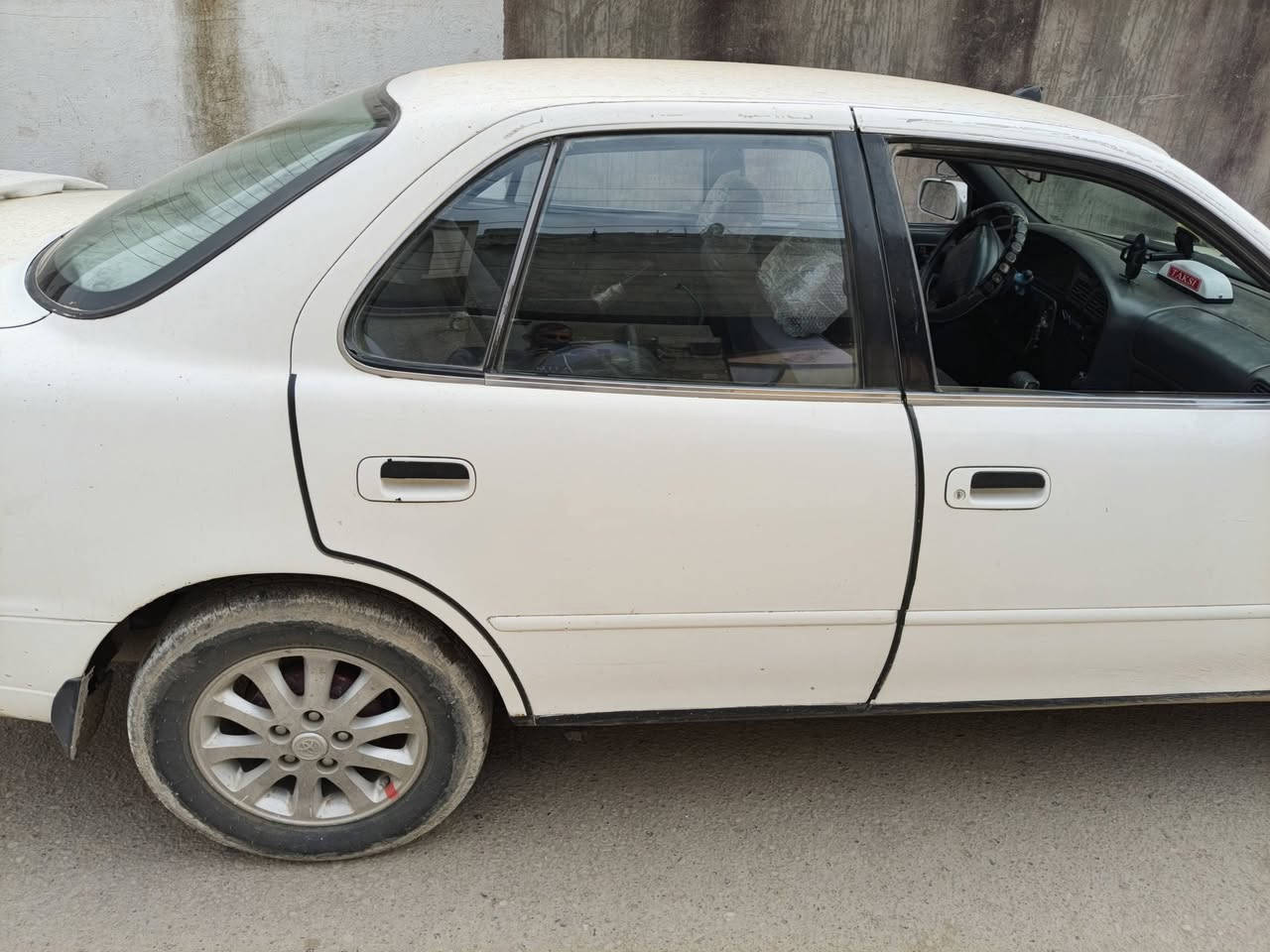 كامري مديل ٩٥ وارد خليجي سياره بسمي  محرك ٢٢٠٠ سياره نضيفه أي نقص مابيها مجرد شغل واطلع مكان صلاح الدين بلد ‏‪***********‬‏ اتصال
