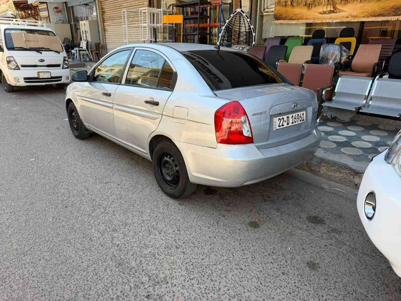 السلام عليكم اكسنت موديل 2009
صبغ بنيد ومدكر خلفي وباب 
سياره تعمل غاز وبنزين 
رقم اربيل دولي وكاله تحويل جاهز
تبريد ثلج تاير حداده كله جديد ماناقص برغي 
سعر 85وبيه مجال 
للستفسار رقم صاحب السياره 
***********
مكلف بنشر البصرة, العراق
