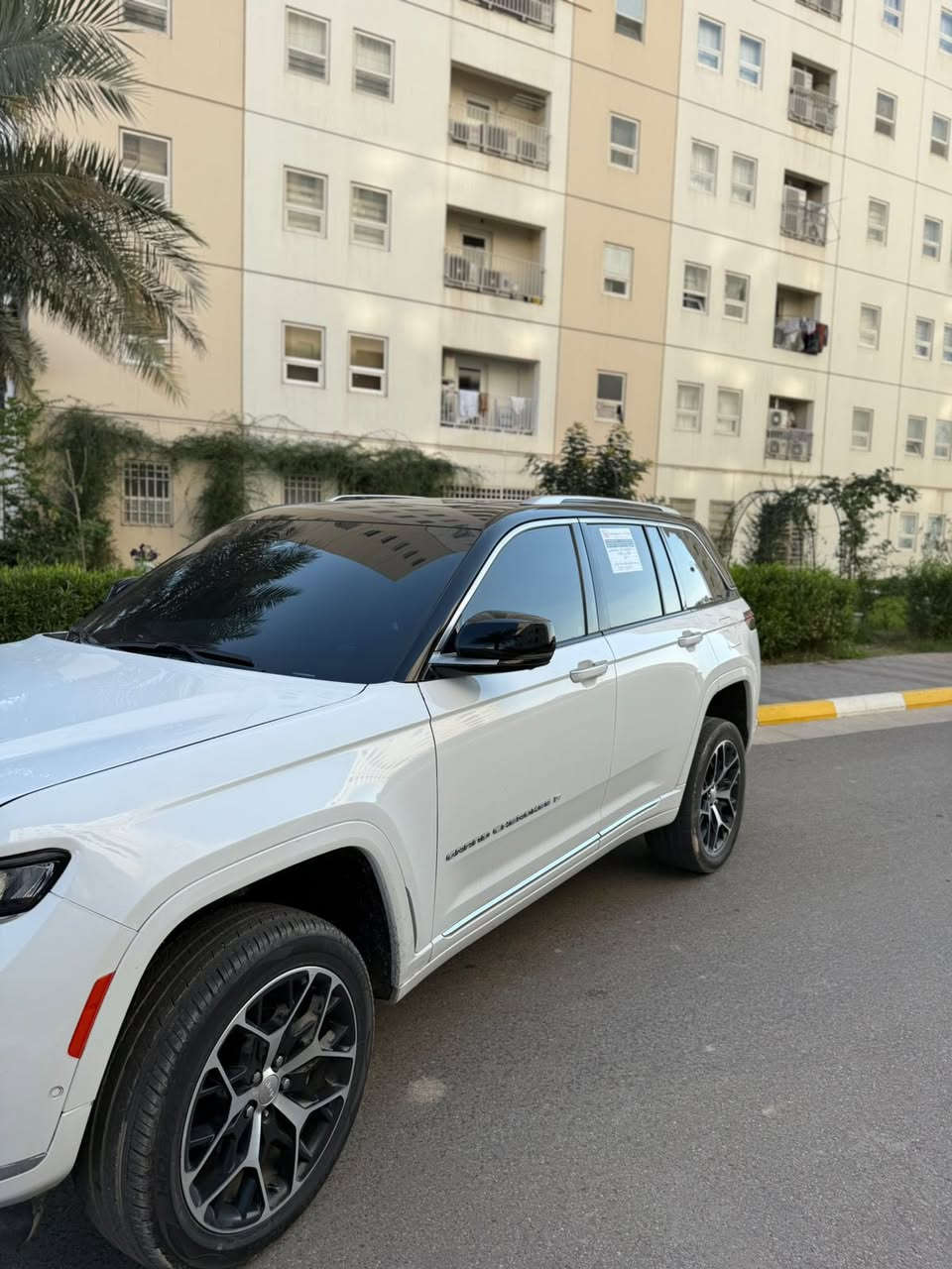 السلام عليكم للبيع جيب سومت موديل 2023 
الضرر صبغ ربع البنيد الامامية فقط الباقي مكفول 
صور الحادث مرفقة بلمنشور 

🔸🔸مواصفات 🔸🔸
أعلى فئة بلجيب فل 1/1 
تو كلر سقف اسود 
جكات 
8 كامرات محيطية
4 رادارات
بنوراما 
3 شاشات 
كراسي هزاز مساج 
كراسي جلد سومت 
كراسي كهرباء 4 حركات 
مري كهرباء 
كامرة حرارية دشبول 
دادشو عداد 
تدفئة + تبريد مقاعد
شاحن وايرليس
صندوق كهرباء 
ستيرن كهرباء 
شفتات رياضية مقود 
تدفئة مقود 
مستشعر وقوف خلفي 
رادار جانبي 
ويل 20 كروم 
قطتعين تبريد
3 وضعيات قيادة 
هاند بريك بصمة 
تحديد مسار 
لايتات فل زنون 
الكراسي الخلفية الكل كهرباء
هواي مواصفات بعد بيه معروفه سومت
السياره بدون رقم فحص
تترقم اربيل 
السعر 325$ بيها مجال بصيط
العنوان بغداد جسر ديالى الجديد 
تقاطع 9 نيسان
الاستفسار ***********
ابو محمد الشمري
