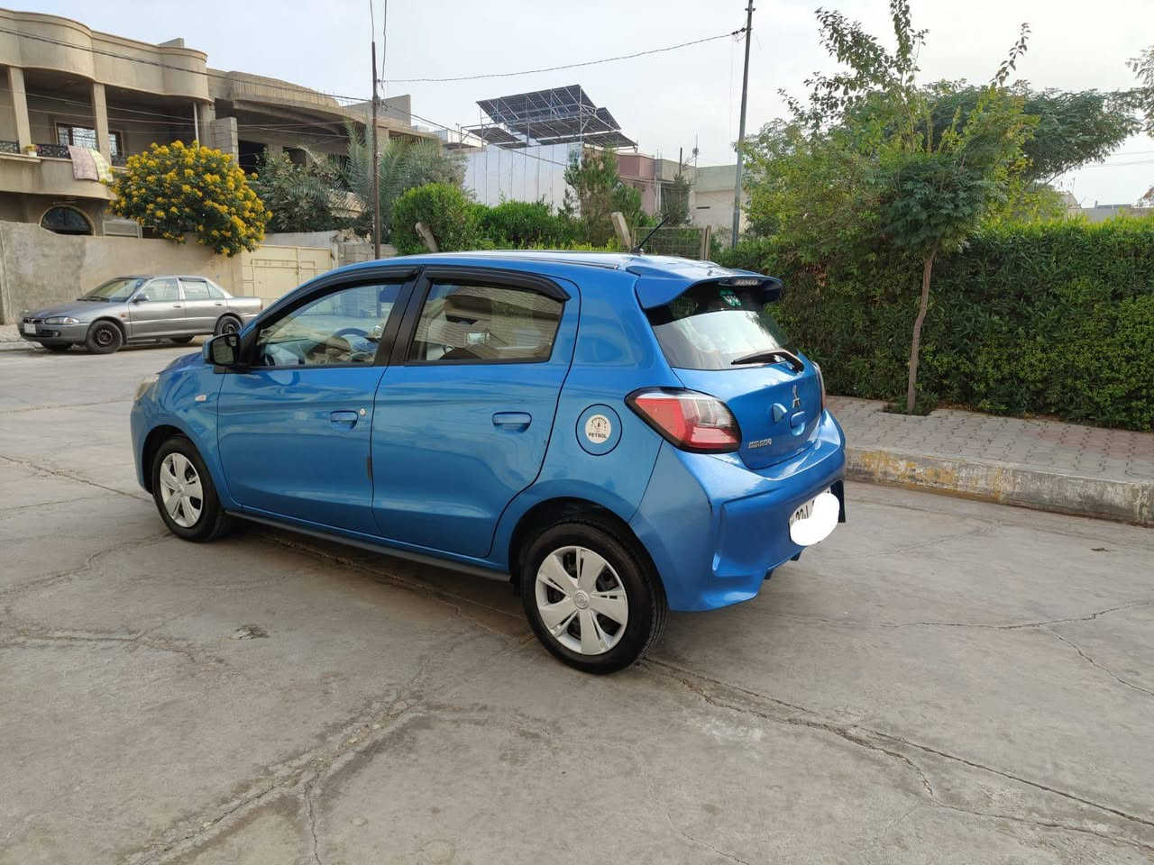 للبيع: ميراج مديل 2021
گير ومحرك بشرط
سيارة: جديدة بيها بطاقة بانزين
الضرر: بونيد صبغ فقط حادثها خفيف كلش بدون دواخل
مكان السيارة: كركوك 
السعر:85
للاستفسار : *********** كركوك, العراق
