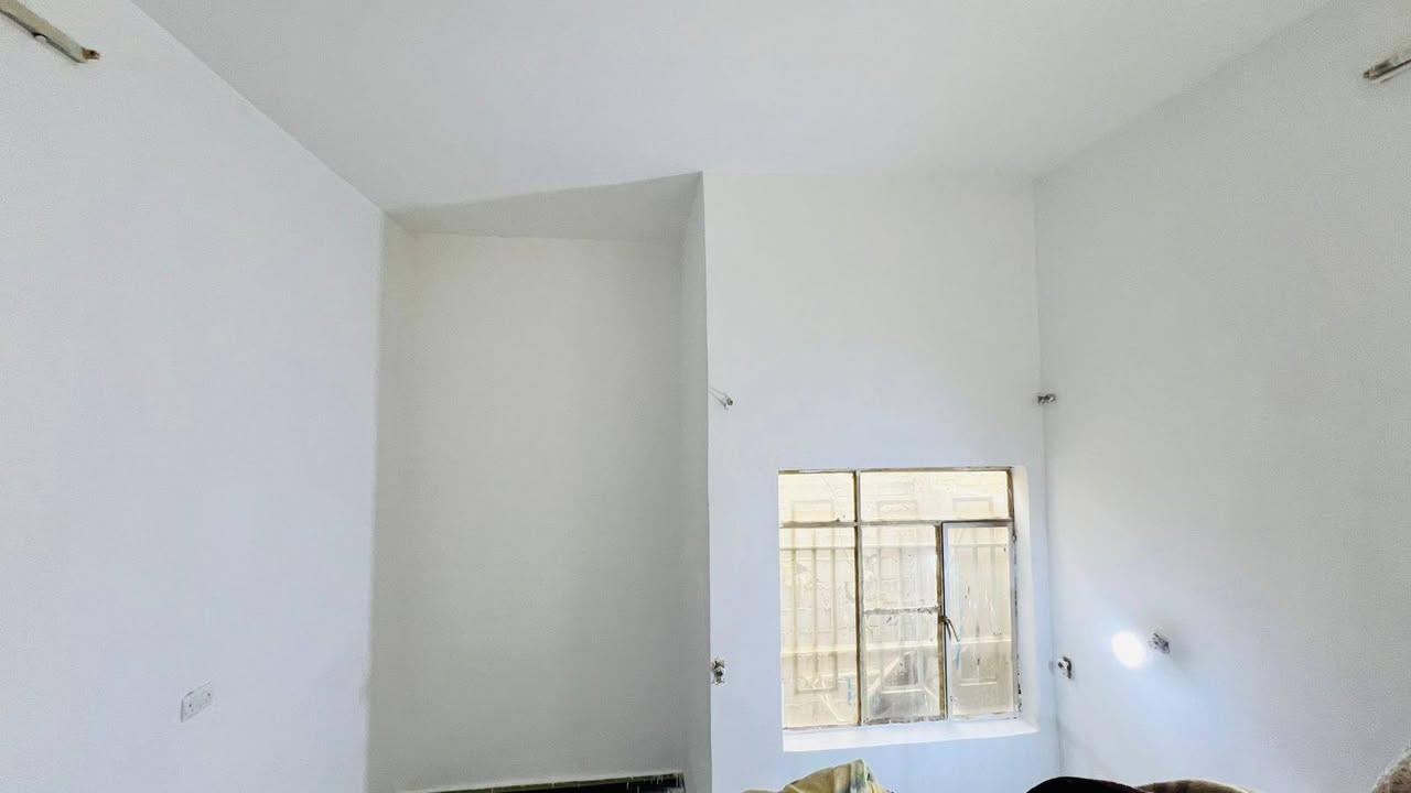 السلام عليكم 

مشتمل طابو زراعي سند 25 للبيع المساحه 120م يحتوي على غرفه واستقبال وصاله ومطبخ وصحيات العنوان طويريج خلف مدرسة امل الأجيال 70متر عن الشارع العام للأستفسار 
***********
