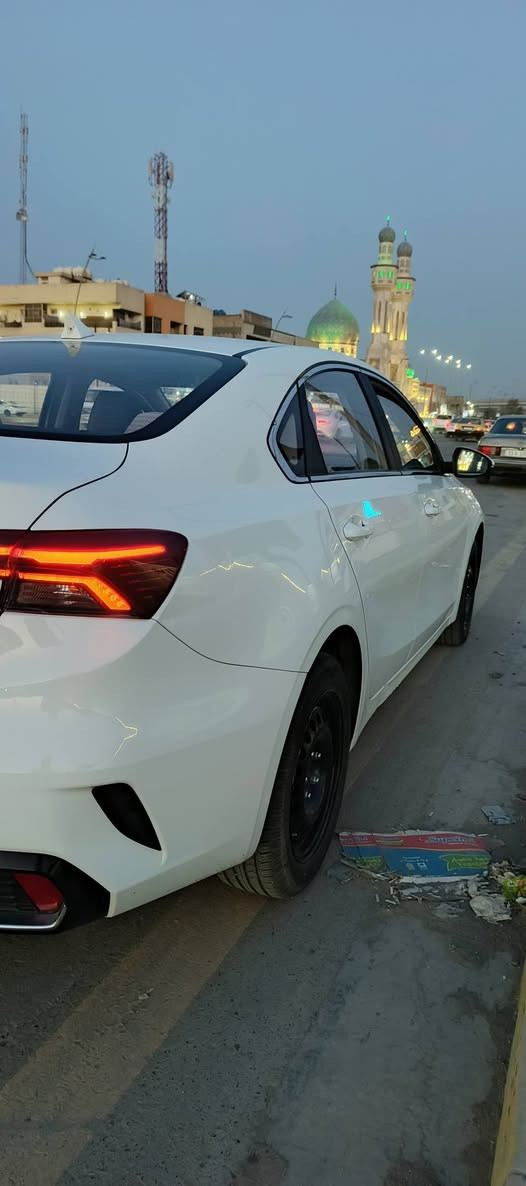 Kia K3 كيا كي٣ رقم بغداد بأسمي موديل  ٢٠٢٤
 ماشيه٢٧ قابل للزيادة 
تفاصيل 
حادث خشم الجاملغ شبر فقط 
 وبنيد مبدل 
بدون شواصي بدون لغود بدون تكم بدون دواخل 
كير مكينه تبريد مكفول 
فول مواصفات بصمه
 فتحة تحكم ستيرن شاشه كار بلي
تخم تاير 
تغليف كشنات كامل اصلي 
مكاني بغداد  العبيدي 
السعر 127 ورقه  مجال قليل جدآ
***********
