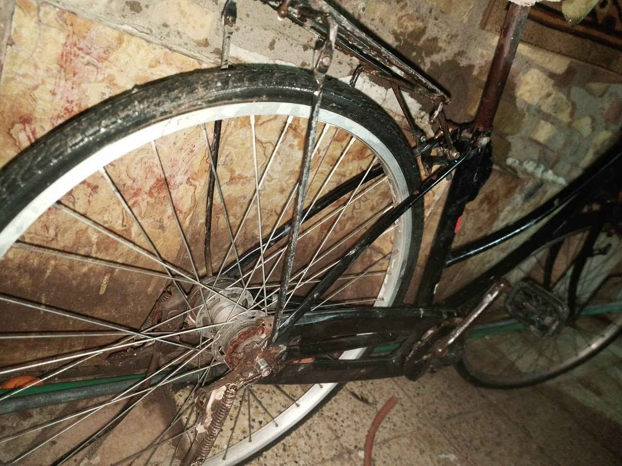 للبيع 50الف.    العنوان شطره ***********
