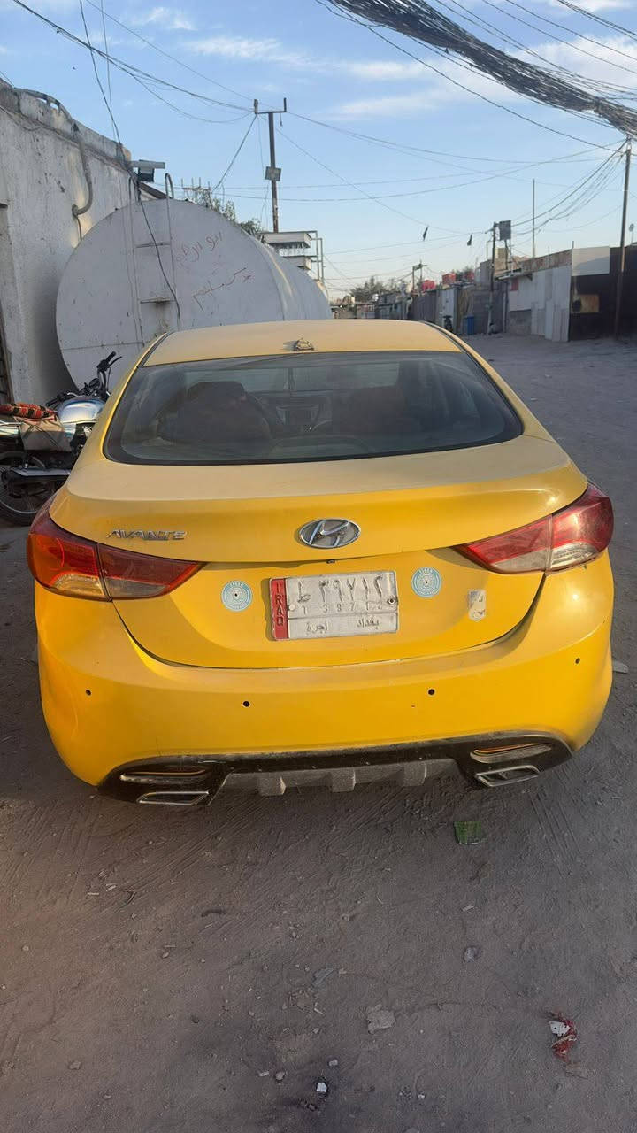 السلام عليكم
سياره انتره موديل 2012
رقم بغداد ثاني يوم حول
سياره وارد امريكي 
ضربته جاملغ وبنيد 
باقي مكفوله ماواصل دواخل ضربه 
الموصفات
حداديه جديد
طخم دايرات
مكينه وكير مكفول 
تبريد ثلج 
فتحه 
سياره مامتعوبه بس بيه شغلات بسيطة 
مكان سياره كربلاء استفسار اتصل ع رقم
***********
