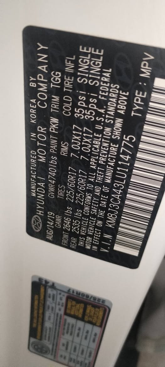 سلام عليكم شباب توسان موديل 2020للبيع مكفوله عامه حادث دعاميه ولباقي مكفول من كلشي ماشي 60      سياره جديده وحلوه وراقم ديالى مكان كربلاء وسعر 185 ونتصال على ***********
