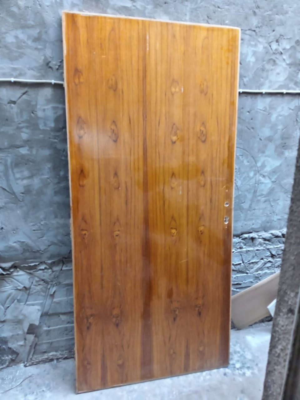 السلام عليكم
تخم المصري الأصلي السعر  ب300 
باب خشم نضيف الطول متر و98 سم والعرض 92سم  السعر 90 وبي مجال 
العنوان  الامين الثانيه اسكينه شارع 20  للمراسله ع الخاص او على الرقم  ***********
