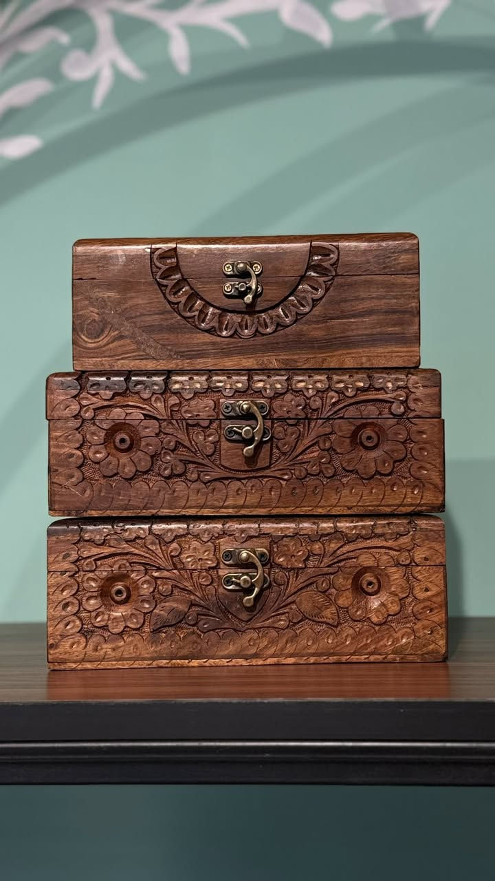 الصندقچة الخشبية عمل وحفر يدوي خشب طبيعي بالكامل
البيع كل الكمية القطعه ٢٥ الف الكمية ٢٥ قطعة 
معدل الطول ٢٢ سم والعرض ١٥ سم
واكو قياسات اكبر


**إذا كنت صاحب هذا الإعلان وتريد حذفه لأي سبب، رجاءا أرسل رسالة إلى الدعم الفني**