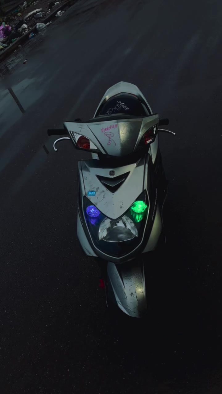 السلام عليكم فحل كوري  خطين   دراجة خير من الله مكينة مكفولة شلعة معدل حلوة كهربائيات كلها شغالة ماعدة عداد سرعة كفرات بلادية ختم واحد الله شاهد دراجة ماتعبك  مكاني بغداد شعب حي الجزائر *********** سعر 775 وبيهة مجال
