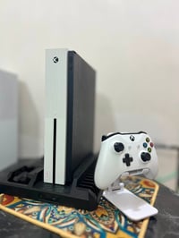 للبيع: Xbox One S بحالة ممتازة ملحقاته كاملة.   💾 الذاكرة: 500 جيجاباي...