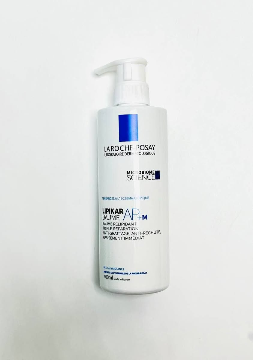 لـوشـن ليبكار من لاروش بوزيـة 
 La roch posay Lipikar BAUME AP+M 
🩵 كريم مرطب يستعمل لكامل الجسم 
🩵مرطب للبشرة الحساسة والجافة المعرضه للحكه
🩵غني بزيت الكانولا وزبدة الشيا يوفر الدهون و يتغلل بسرعة في الجلد الجاف
يعمل على تعزيز الحاجز الجلدي وحمايته . خالي من البارابين والعطور .
🩵يمنحك بشرة ناعمة ونضرة لآنه يحتوى على الجليسرين الذي يحافظ على نسبة الرطوبة في بشرتك
🔆الأستعمال : يوضع على الجسم مرتين  في اليوم. #لوشـن_ليبكار_لاروش_بوزية
﹏﹏﹏﹏﹏﹏﹏﹏﹏﹏. 🩷⋆˚🧁✧˚.🎀


**إذا كنت صاحب هذا الإعلان وتريد حذفه لأي سبب، رجاءا أرسل رسالة إلى الدعم الفني**