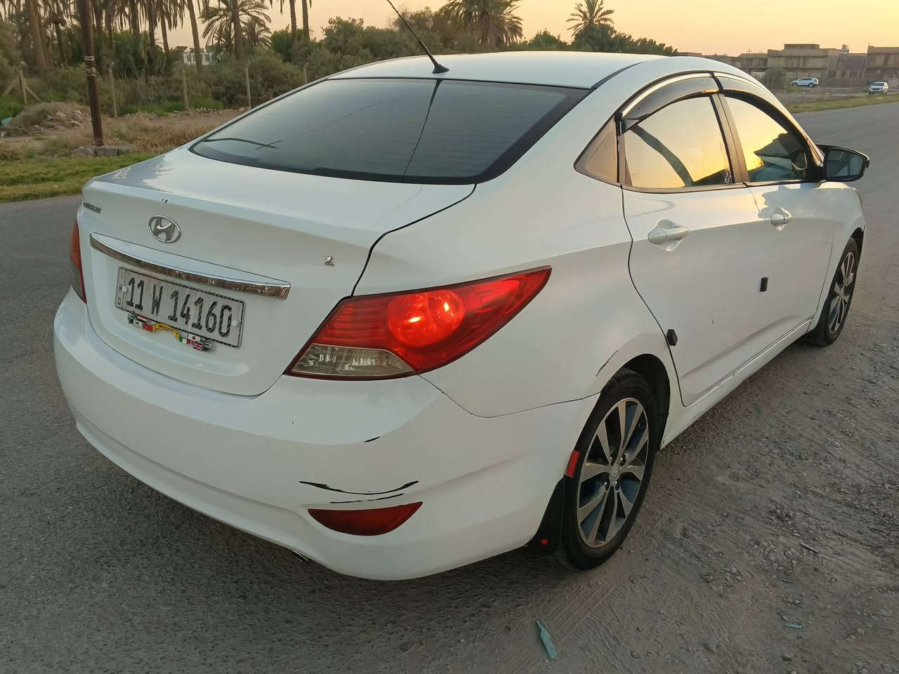 السلام عليكم للبيع اكسنت موديل 2015 خليجي رقم بغداد انكليزي باسمي محرك 1600 فتحه اشاير بلمري شاشه كامره خمسه ويل كب تبريد شغال السياره بيه كم قطعه صبغ (ابيع حزام ) بدون دواخل السعر 87وبيه مجال مكاني بابل محاويل رقم ***********

