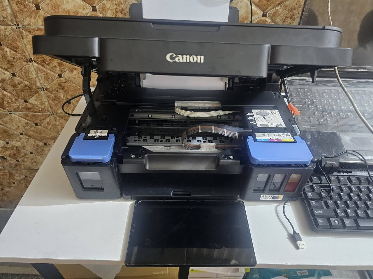 السلام عليكم
طابعة كانون G3410
تطبع ملون وعادي
سكنر استنساخ طباعه
وايفاي 
حقن خارجي نظافتها عالية جدا
سعرها 120 قفل استخدام اقل شهرين
للأستفسار:***********
مكان ميسان قضاء قلعه صالح
