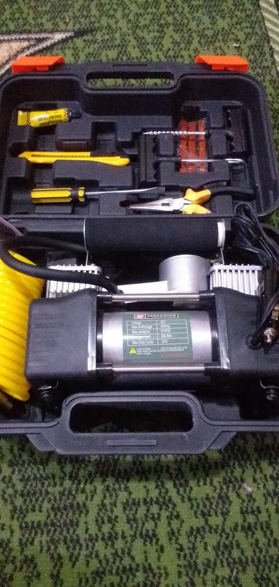 السلآم عليكم من رخصة مدير منفاخ جديد بلباكيت مامستعمل نهائيا سعره ٣٠الف وبيه مجال ***********
