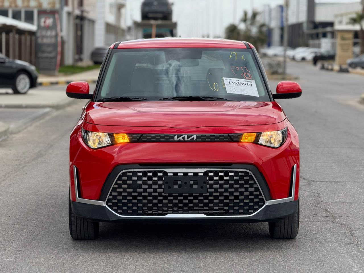 سلام عليكم للبيع كيه صول موديل 2025 موصفات اس تحكم جهتين حاكيه مانع نزلاق حساس طارات رادار مامي وخلفي رادار يمنه ويسره شاشه كبيره ولمس كامره دواره نضمه قياده حجم المحرك 2000 دوش ماشيه (7) فقط ولكب مثبت سرعه السياره مكفوله من الصبغ التبديل والغرق والبارد ماعده الدعاميه وجايبها اصليه نفس الون بدون صبغ (السياره حالين بعمان موجوده ترديها حره او شهداء حسب رغبت المشتري ***********
