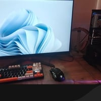 i7-7700K • GTX 1060 • شاشة 32بوصة 165Hz