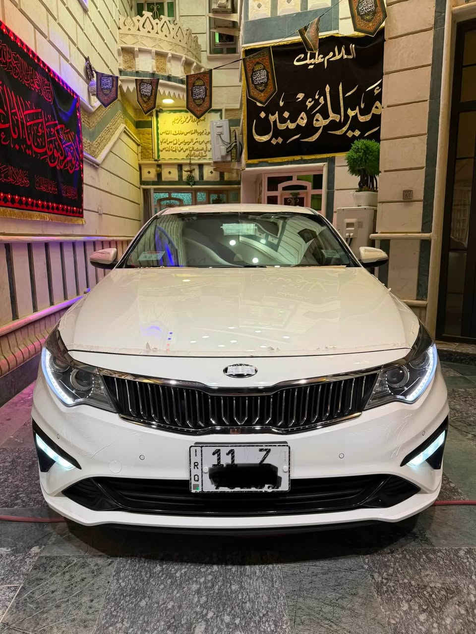 سلام عليكم كيا اوبتيما المقدسة موديل 2020
السيارة كارتون 

رقم بغداد بسمي 

بيه بارد مكانين 

وباقي كفالة 

السيارة جديدة حيل 

ماشية 55 الف حقيقي 

السيارة بعدة بملصقات الشركه ب فابلون شركة 

محرك 2400 cc 

دبل اكزوز 

بصمه السيارة 

مكان السيارة ناصرية ***********
