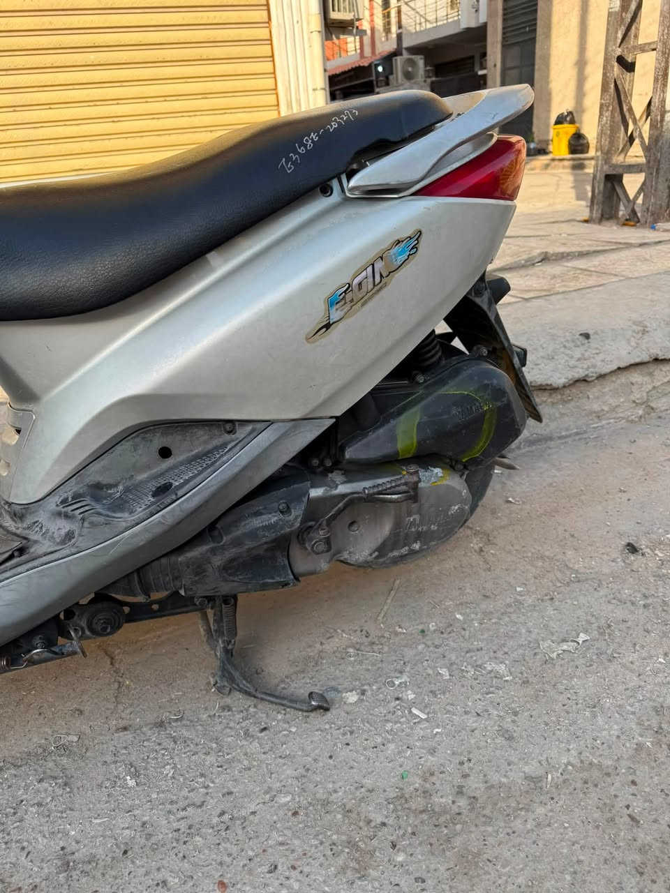 السلام عليكم بريز 140 بلادية مكفولة ما بيه كل نقص مكينه ما مفتوحه نقص بس كيلو متر فقط كفرات نظافة 85‎%‎ بيع او مراوس ببريز ببغاء سعره 700 و بيه مجال مكاني بغداد الدوره رقم ‭***********‬
