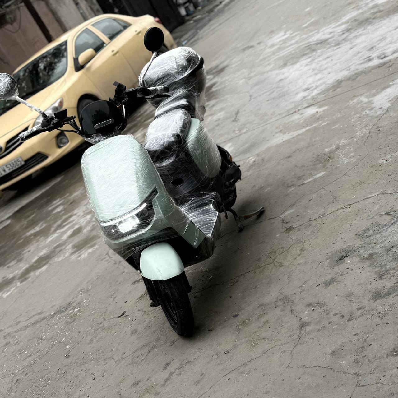 سلام عليكم
ماطور شحن للبيع نضيف
 شرط الفحص جديد
 و شاحنه ويا اسمه الماطور ريان 
السعر 400الف و بي مجال 
الرقم الهاتف ***********
