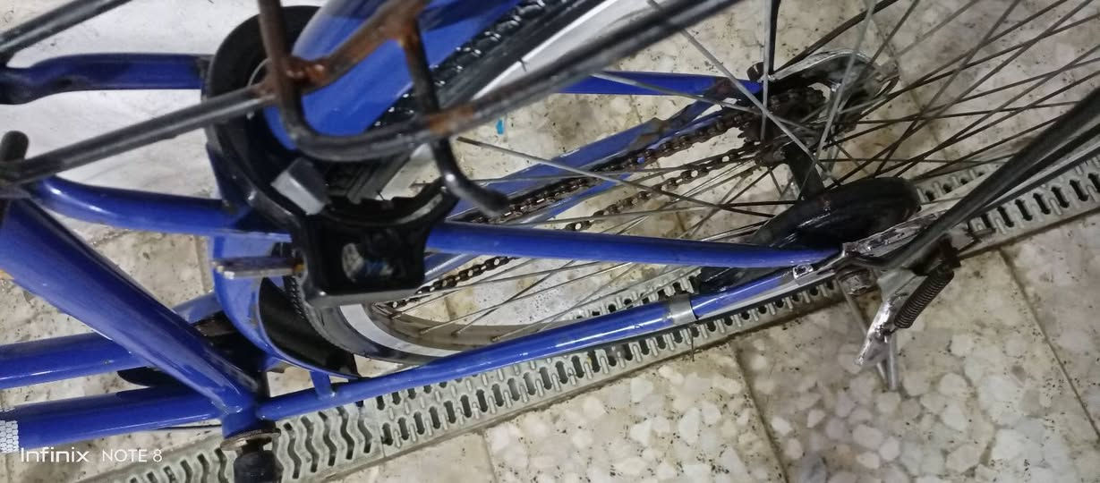 بايسكل البيع بناتي بي بس اسيبايه طاكه 
ابريكات امامي وخلفي بي 
رايده 50وبي مجال 
بكاني بغداد البلديات
رقم ***********
