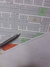 لبيع ٢٠٠ متر ٤٦٦٠ سعرها مناسب مع تعقيب المعامله وتسليم سند سعر ٤٢ وبيه...