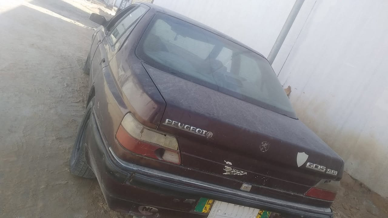 السلام عليكم
بيجو فرنسي موديل ١٩٩٨ رقم نجف بيها خيط بخار بدون تنقيص
حداديه جديدة مشط جديد
عوزها ترتيب بطاين الأبواب وبگ لايت
مالكها موجود السعر 10  أوراق قفل قفل
***********
