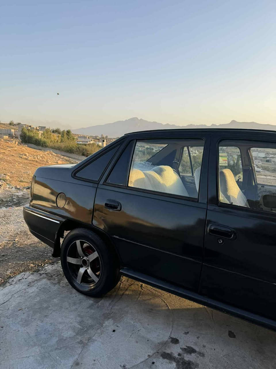 سلاوی خوایگەورەتان لیبیت هاوریان
دایو سیلو مودیل1996 مەگینەی 16بەغ گیرعادی ئارم پلاستیکی سلیمانی بەشەرتی ئارموئەولیات موسوبراوە دەعمۆلیدراوی نیە گیرومەگینەی بەشەرت ئارمەکەی لە2019بەسەرچوە سیارەکە زۆر ریکوپیکە بانزین کەم ئەخوات گورینەوە ئەکەم بەشتیک بەدلم بیت سعری15گەلاو مەعامەلە برایانەی تیایە***********
