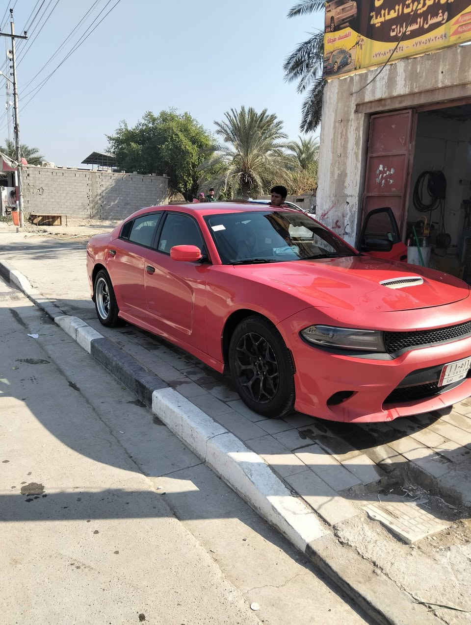 السلام عليكم من رخصه الادمن جارجر 2020 اصل للبيع رقم بغداد بسمي جاهزه من كلشي تخم تاير حداده كير مكينه جدد تبريد حادثها قطعها مبدلاات سعر 165,وبيها مجال خطها كرنه بغداد  مكان سياره بصره للستفسار تصال عل رقم ***********
