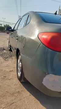 السياره بيها لغد رقم مميز ٢٠١٠ مكينه٢٠٠٠  المكان التاجي أبو عضام  السع...