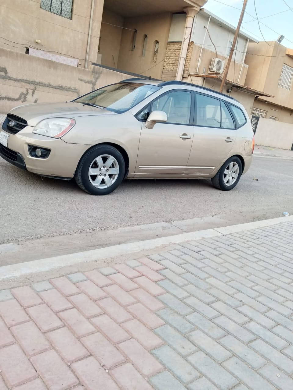 السلام عليكم سياره للبيع فقط راندو موديل 2008 موارد امريكي حادثها جملغ وبنيد بدون دواخل وبيها قطعتين صبغ بدون ضربه كير ومكينه كفاله حجم المكينه 2400 قطعتين تبريد ثلج سياره جاهزه تخم تاير حداديه تبريد بسمي تحويل مباشر سنويه اله 28 السعر 75 بيها مجال مكاني كربلاء رقم//*********** الهاتف
