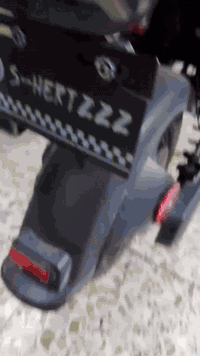 السلام عليكم دراجه للبيع أر تسعه شحن بسعر مناسب ***********
