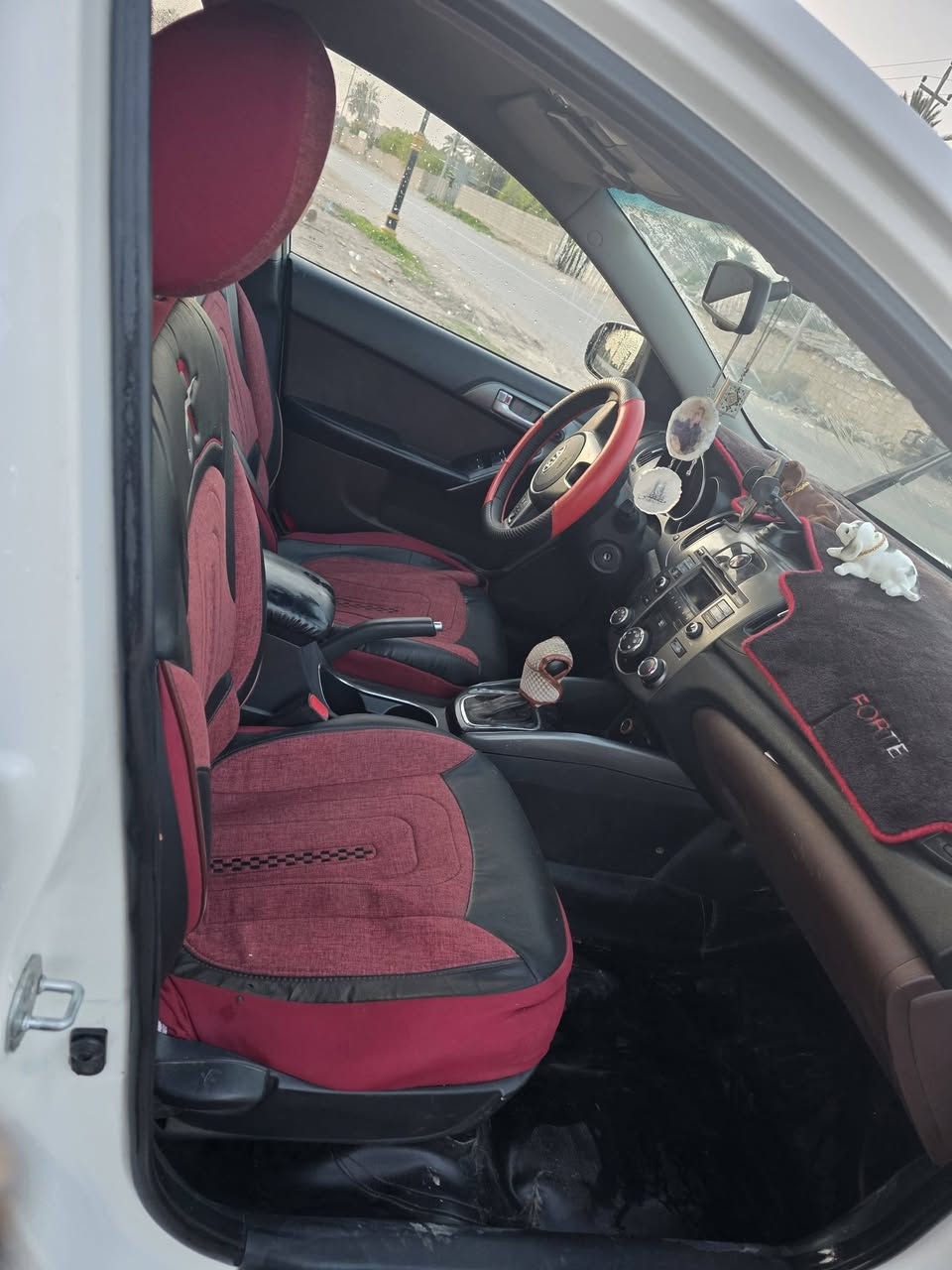 سلام عليكم سيراتو موديل ١١ خليجي مكينة ١٦٠٠ حادثها قطعتين بدون صبغ سعر ٨٥
***********
