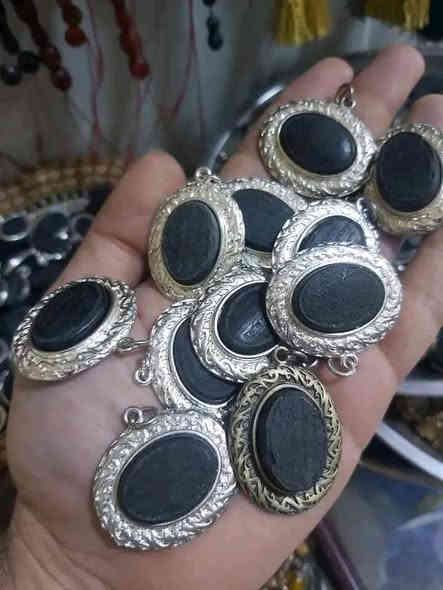 كلايد حجر عباس اباد جاذب المغناطيس سعر القطعه ١٠٠٠ دينار جمله فقط اقل طلبيه ١٠٠ قطع لصحاب البيجات لناس على باب الله الفحص أمام المندوب يوجد توصيل لجميع المحافظات رقم الحجز الواتساب ***********
