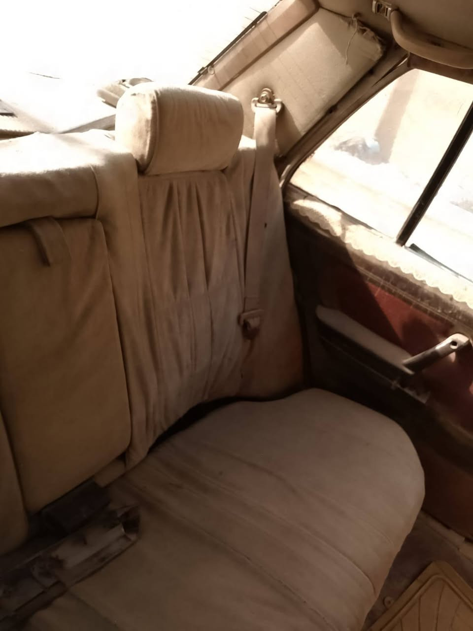 سلام عليكم سياره سوبر  تويوتا كراون موديل 85
لون ذهبي 
سياره بآسمي الرقم 35491 أ
رقمها القادسيه 
محرك ونجي صرف بي 
كير اوتوماتيك بلادي 
حداديه جيده 
تخم تاير 
الكشر كما مبين بالصوره 
الدواخل تعبانه سعر 18ورقه وبيه مجال عنواني بغداد منطقة لاامين الثانيه 
للاستفسار الاتصال على الرقم 
***********
