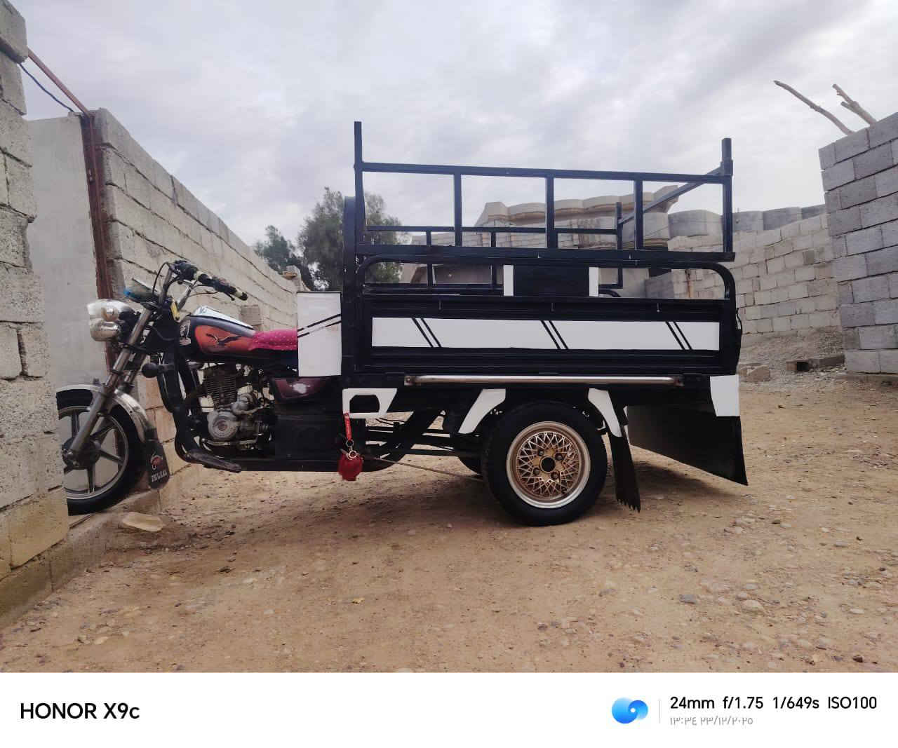 السلام وعليكم
ستوته للبيع موديل 18 
كامله بس بيهاا {باجات} مكاني حمرين
***********
