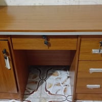 ميز مكتبي • كرسي مكتبي • كنتور