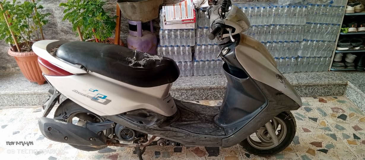 سلام عليكم دراجه بريز للبيع او امراوس دراجه حلوه ومرتبه
نضافه الكفرات 100/90 مكينه كفاله 
خير من الله ادامه كلجات جديد  
بريكات شغاله 
تايرات جديد سعره 450وبيه مجال


**إذا كنت صاحب هذا الإعلان وتريد حذفه لأي سبب، رجاءا أرسل رسالة إلى الدعم الفني**