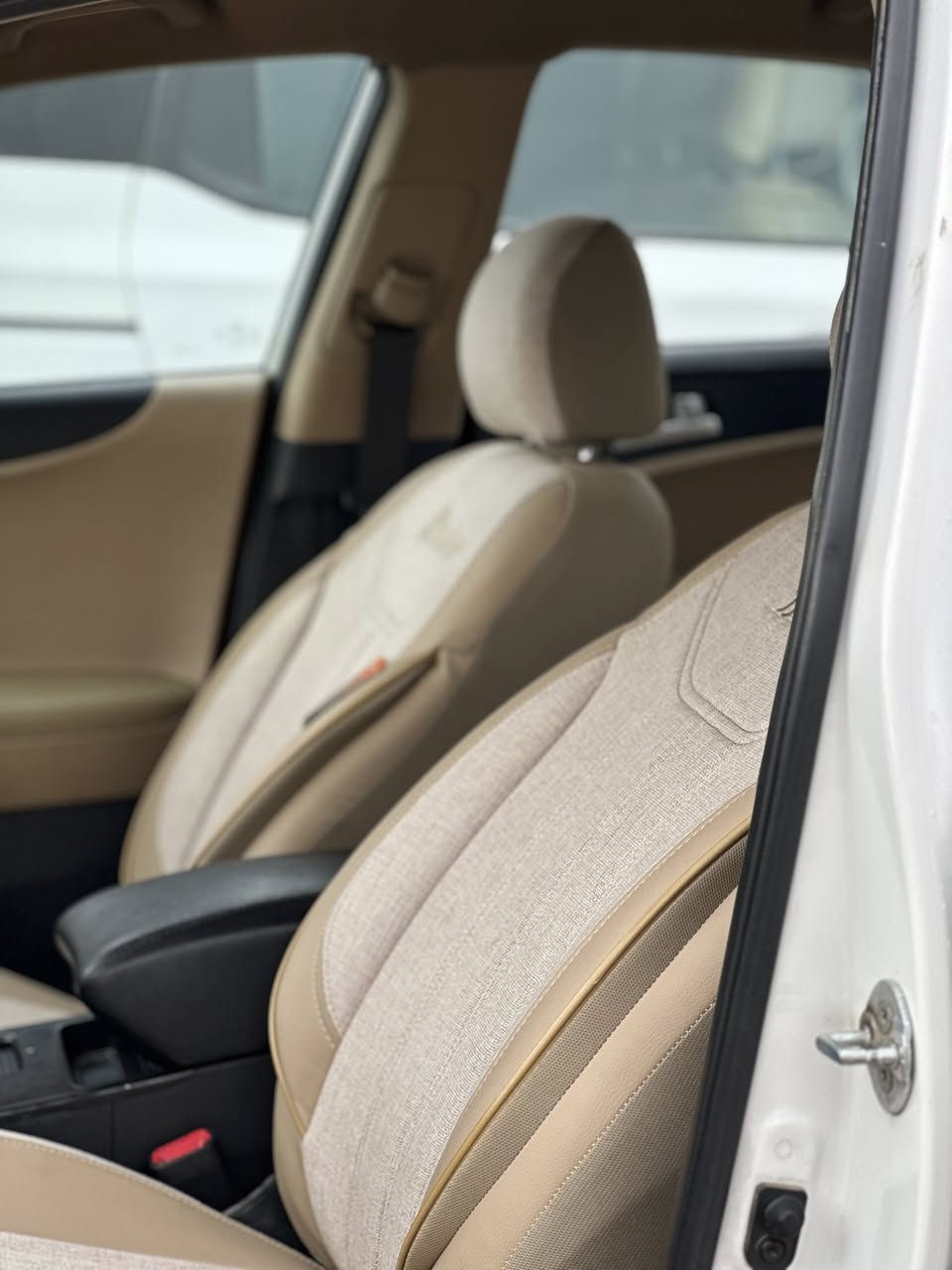 السلام عليكم
سوناتا خليجي 2013

الشركه العامه مكفوله 
رقم بغداد باسمي 

كفاله عامه عده بارد بسيط اقل 4 صابع 

جديده لوك ماشيه123 حقيقي 

مكينه كير كله مكفول 

2400

للاستفسار 

***********
