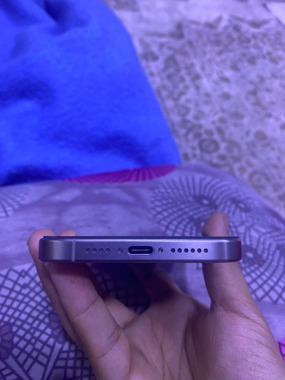 15 برو ماكس للبيع ذاكره 256 بطاريه 85 مكاني البصره المحاربين  رقم تلفون ‏‪***********‬‏ بي واتساب
