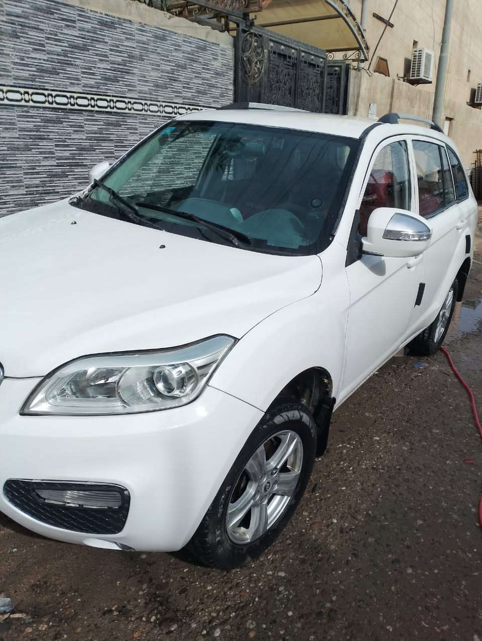 السلام عليكم ليفان اكس ستين كير عادي رقم بصرة كير ومحرك وحداديه مكفوله
السيارة معمره خياسات بالبيبان والدوس
مصبوغه عام ***********
السعر 45
