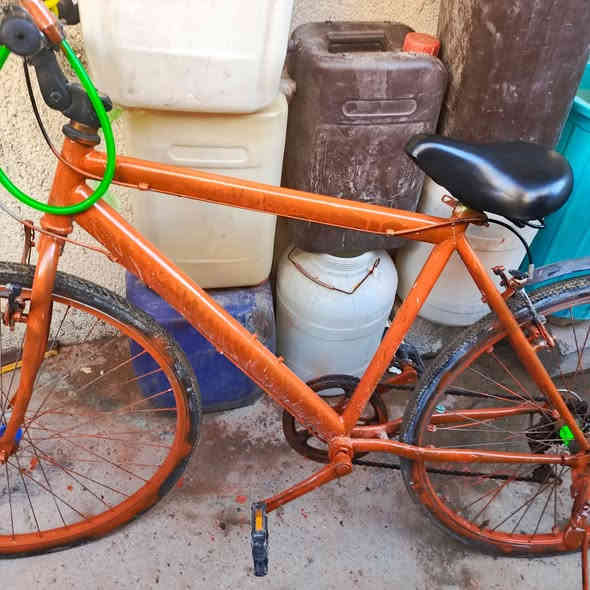 السلام عليكم بايسكل رياضي للبيع ويا اثنين مساطر لون اخضر ولون ازرق سعر 40 او مراوس مكاني ديال بعقوبة للاستفسار هذا الرقم ‏‪***********‬‏ شعندك نزل بتعليقات
