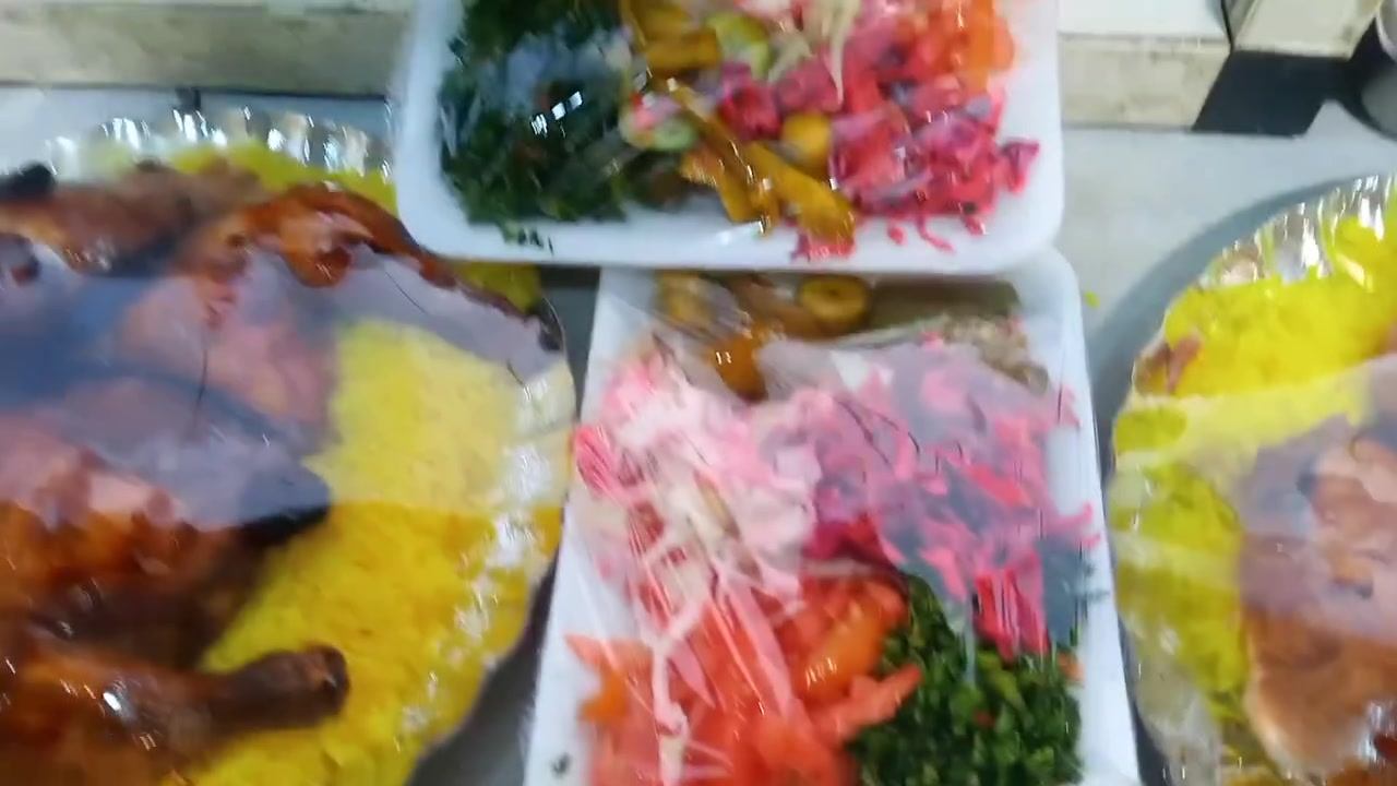 دجاجة بوادي كيلو ونص ب 10 مع الصمون والمقبلات مطعم بيت النار 😋😋 ***********
