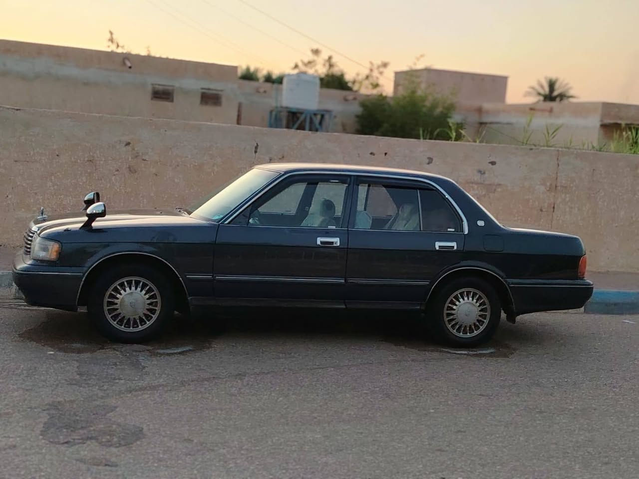 سلام عليكم ارنب البيع اصل 3 قطع تحويره كلها يسره مكينه كير شاصي كفاله بيها جاملغ خلفي طخه بصيطه سنويه 27 نبار مشروع وطني سياره جارده مامصبوغه بلادي حداديه سياره جاهزه نقصها بس راتيتر تبريد مكان واسط *********** سعر 65
