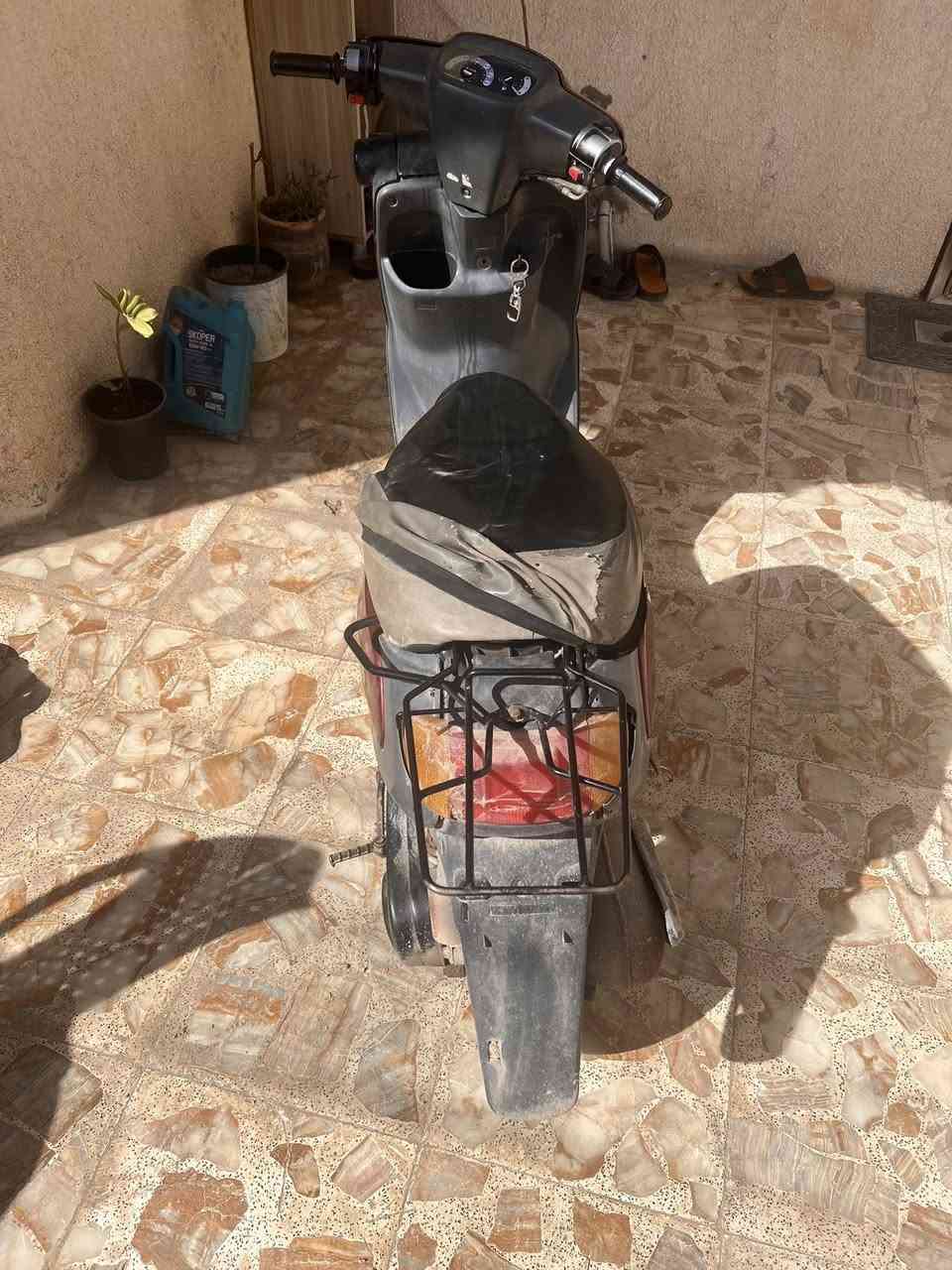 سلام عليكم دراجه منغولي مديل 2003دراجه خير من الله مفتوحه مره وحده كفراته نضيفه تحتاج ترتيب دراجه اروح وارجع بيها للدوام وهسه شامره بالبيت عنواني حي النصر يم محطه باب الكفيل يم القوس القديم سعره 225وبيها مجال حك الجيه ***********متواجد خاص وعلى الخط  كهربايات كلها شغاله نقصه باترييي
