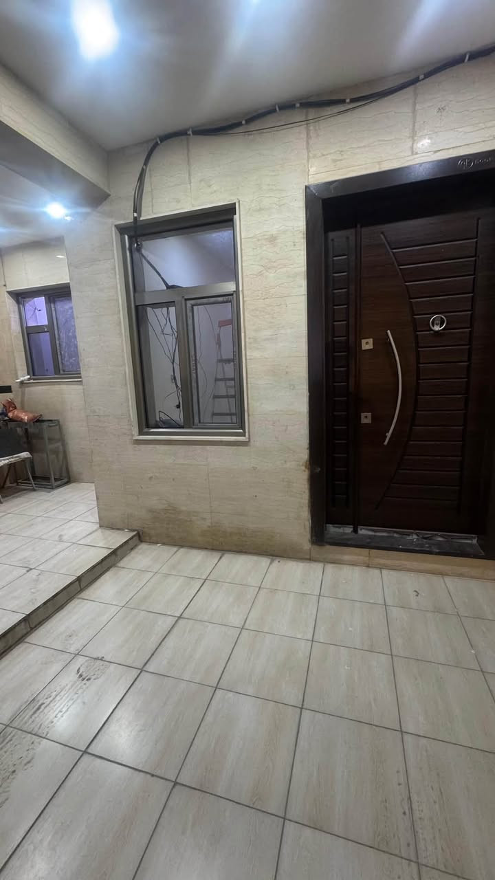 � للإيجار في السيدية
وحدة سكنية طابق ارضي ، نظيفة وجاهزة للسكن.

🔹 تحتوي على:
✅ غرفتين نوم
✅ صالة
✅ مطبخ
✅ خدمات

💰 الإيجار: 750 ألف دينار عراقي

📞 للاستفسار: ***********
🏢 مكتب حلم عقاري للوساطة العقارية
