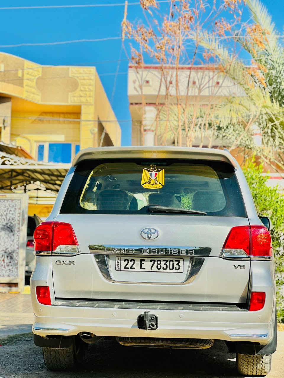 السلام عليكم / للبيع بسعر مناسب جداً/٣٧٩$ لاندكروزر خليجي/ السياره بأسمي شرط التحويل ثاني يوم مكفوله كفاله عامه حتى الدعاميت ماعدا شبر عالبارد موضح بالسونار والسونار مرفق مع الصور فول مواصفات بصمه وسلايت وكشن كهرباء/ وبعد بيها هواي مواصفات/ معروفه مواصفاتها مايحتاج اذكرها/ شرط گير ومحرك بلادي على وضع الشركه مامفتوحات وين يعجبك افحص للاستفسار وكهربائيات*********** / ***********
