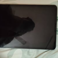 آيباد برو ١١ • شاحن اصلي • كارتون