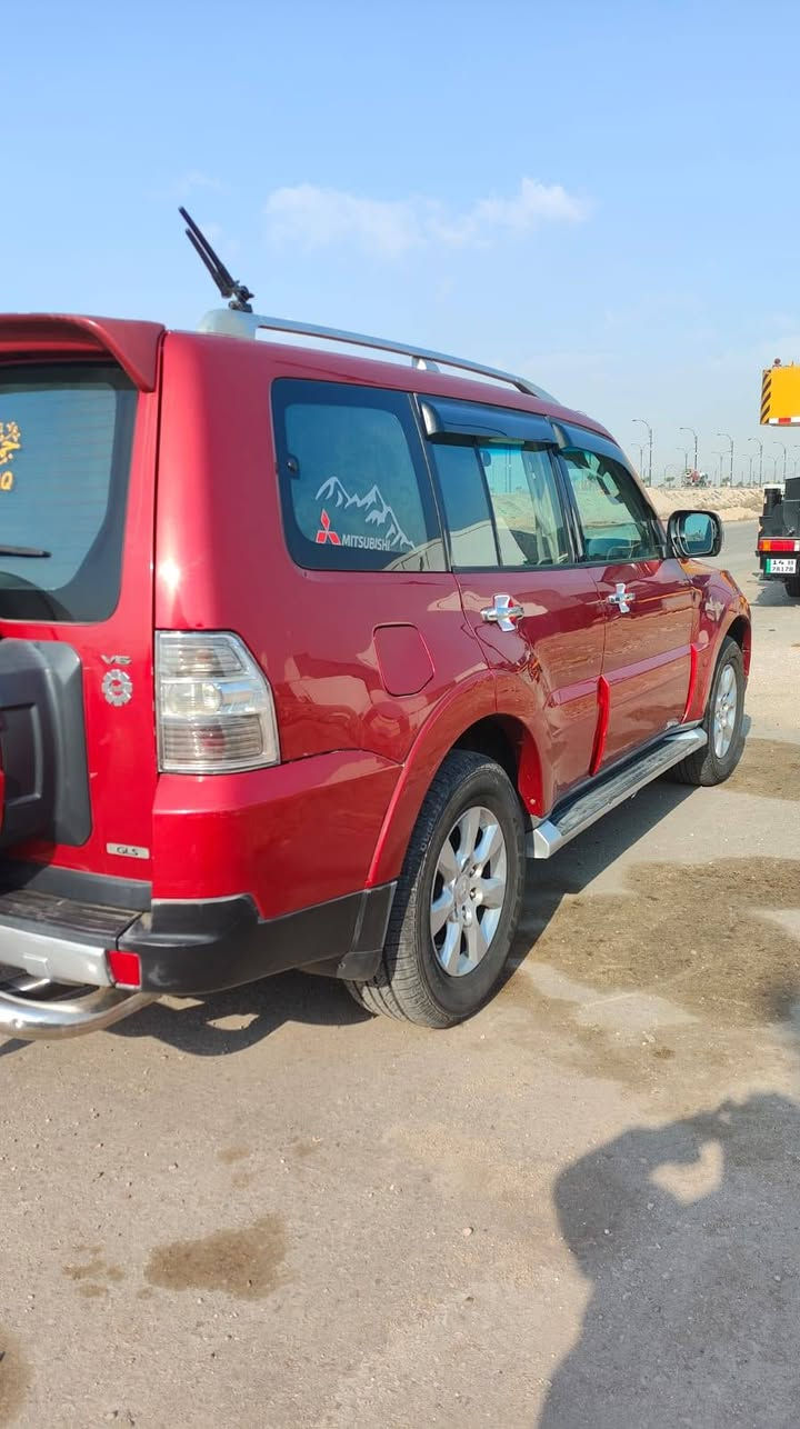 السلام عليكم 
باجيرو موديل 2009
كفاله عامه 
من الضربه والصبغ  
ماشيه 240.000 
 السياره بأسمي تحويل ثاني يوم 
سنوية  تنتهي 2028
مكينة بلادية
مكينه كير كفاله 
تخم تاير جديد  
غرفه السياره  حيل نضيفه
 كل شي شغال بيها 
حدادية جاهزه من الطول للطول 
السيارة جاهزه 
سعر السياره ١٣٥
وبيها مجال قليل 
للاستفسار   
*********** البصرة, العراق
